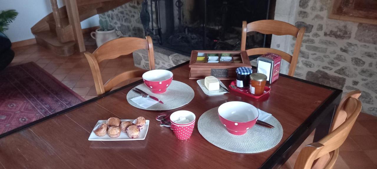 Bed and Breakfast La Mesange Bleue Ecuras Zewnętrze zdjęcie